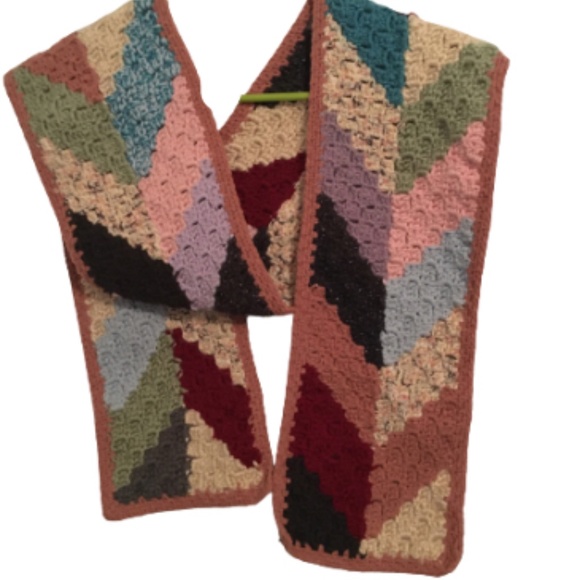 SOLD Happy Scrappy Scarf and Hat Set - Picture 4 of 6